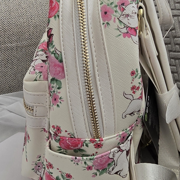 Disney Loungefly Aristocrat backpack - Picture 5 of 8